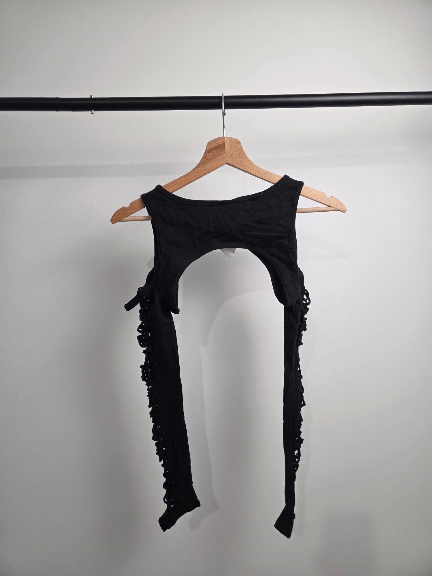 Boléro Fendu — Top court manches lacérées — Accessoire rave femme noir